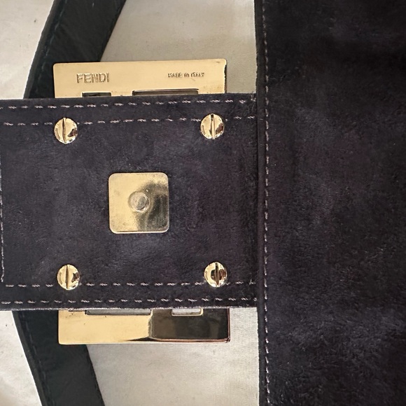 Fendi Maxi Baguette Black Crinkle Patent Leather - Picture 4 of 13